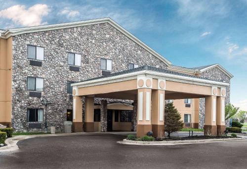 Фотография гостиницы Econo Lodge Inn & Suites Monroe