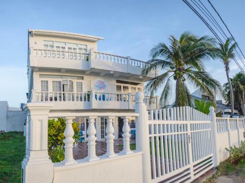 Фотография мини отеля By The Sea Guest House