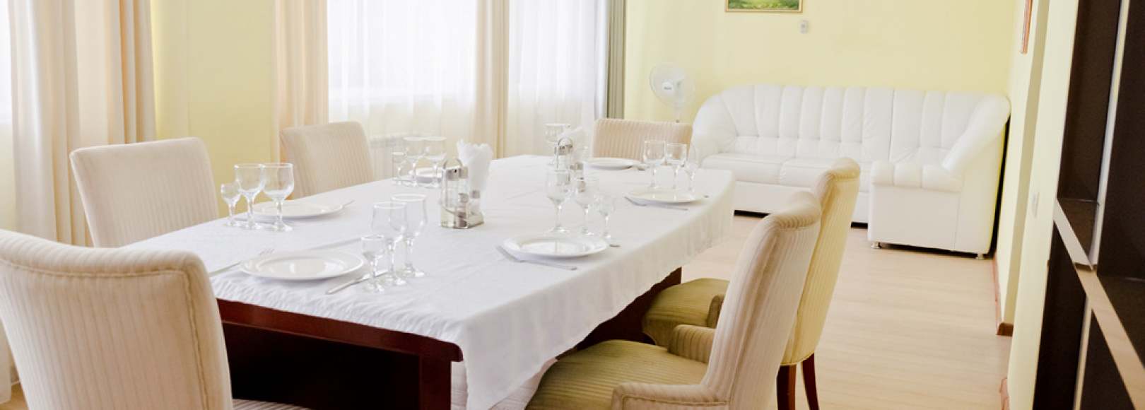 Фотография комнаты для переговоров VIP-зал