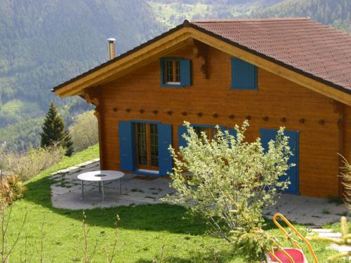 Фотография гостевого дома Gorgeous Chalet Amidst Mountains in La Tzoumaz