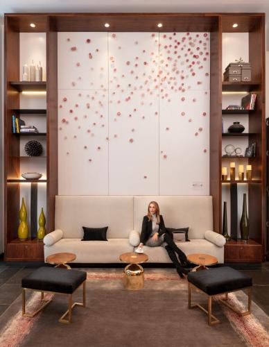 Фотография гостиницы Executive Hotel Cosmopolitan Toronto