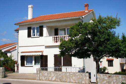 Фотография гостевого дома Apartments with a parking space Krk - 5364