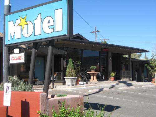 Фотографии мотеля
Star Motel