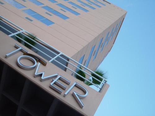 Фотография гостиницы Hotel Tower Inn & Suites