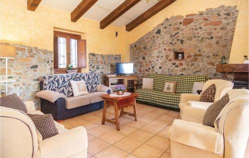 Фотографии гостевого дома 
            Four-Bedroom Holiday Home in Villaviciosa de Cordo.