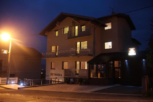 Фотография апарт отеля Apartmani i Bungalovi TROJKA