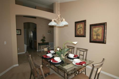 Фотография гостевого дома Canuck Villa