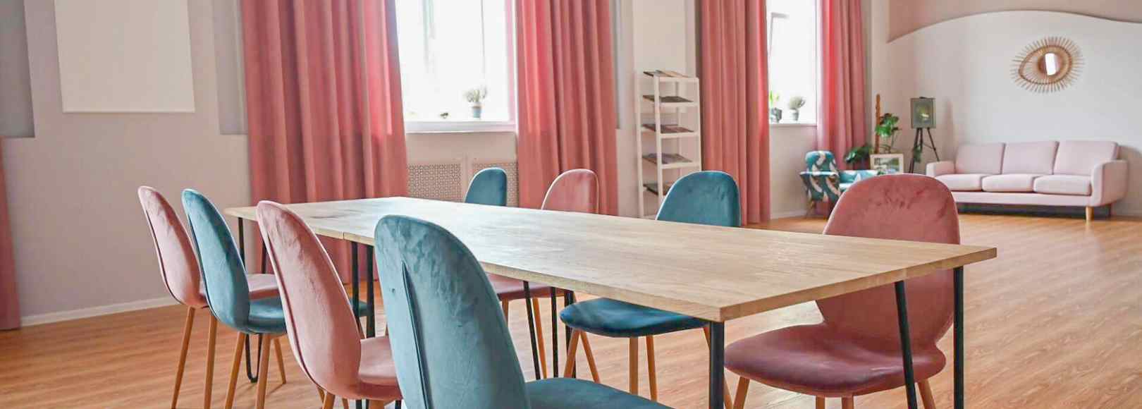 Фотография конференц-зала Зал для тренингов до 60 чел (почасовая аренда)