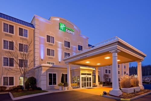 Фотография гостиницы Holiday Inn Express Boston/Milford Hotel, an IHG Hotel