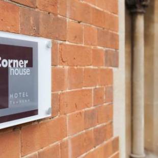 Фотографии гостиницы
The Corner House Hotel