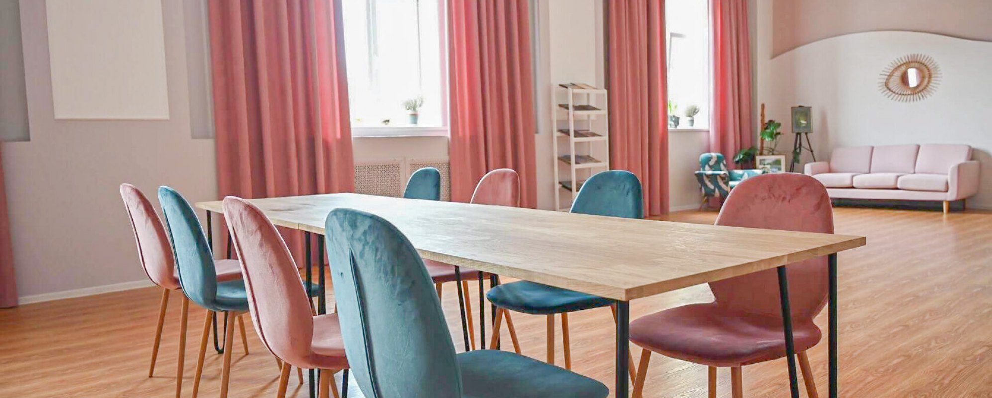 Фотографии конференц-зала Зал для тренингов до 60 чел (почасовая аренда)