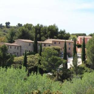 Фотографии базы отдыха 
            Les Garrigues de la Vallée des Baux