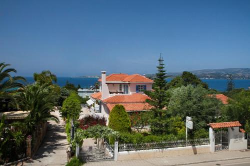 Фотография гостевого дома Tzivras Villa & Apartments