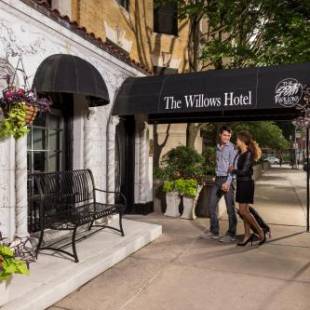 Фотографии гостиницы 
            The Willows Hotel