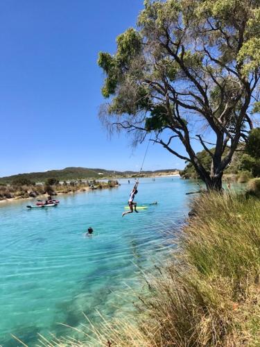 Фотография гостевого дома Surfside Ocean Beach Denmark Holiday Accommodation