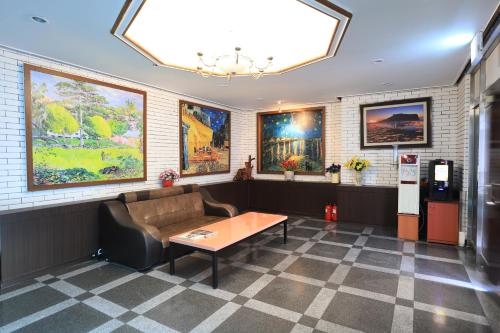 Фотография гостиницы Twins Hotel