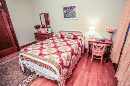 Фотография мини отеля The Edgewater Hotel