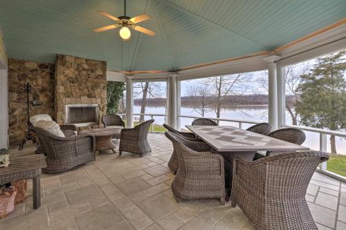 Фотография гостевого дома Waterfront Prospect Home-20 Mi to Louisville