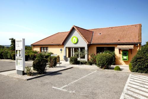 Фотография гостиницы Campanile Salon-De-Provence