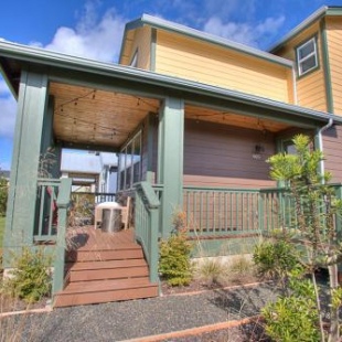 Фотография гостевого дома Just Beachy - Oyhut Bay Seaside Village