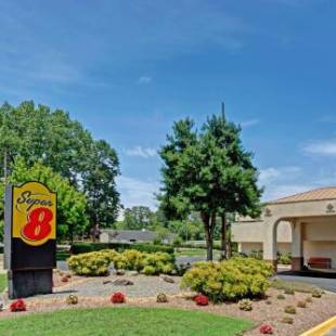 Фотографии гостиницы
Super 8 by Wyndham Williamsburg/Historic Area