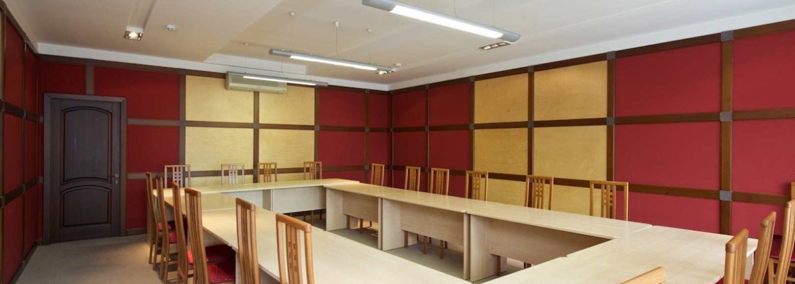 Фотография конференц-зала Октябрьская Рубиновый зал