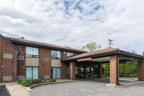 Фотография гостиницы Econo Lodge Airport Quebec