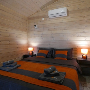 Фотография Коттеджа Частный Дом 4 с Двуспальной Кроватью