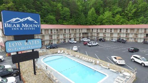 Фотография гостиницы Bear Mount Inn & Suites