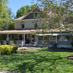 Фотографии гостиницы 
            Red Rocker Inn