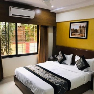 Фотография гостиницы Hotel Crystal Luxury Inn- Bandra