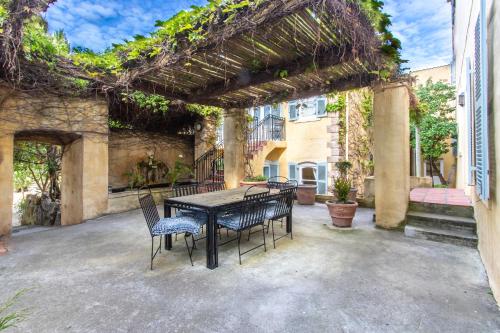 Фотография гостевого дома Auberge Burgundy