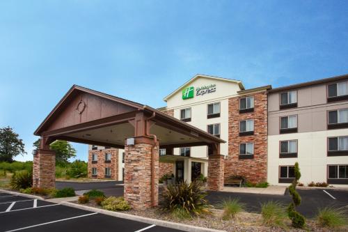 Фотография гостиницы Holiday Inn Express Newport, an IHG Hotel