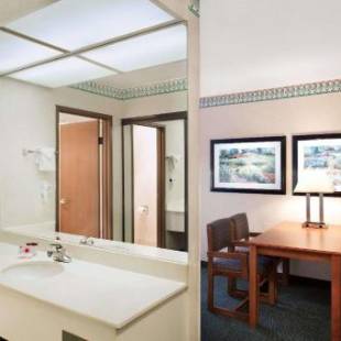 Фотографии гостиницы 
            Ramada by Wyndham Price