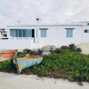 Фотография гостевого дома Tides Holiday Home