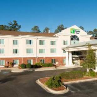 Фотографии гостиницы 
            Holiday Inn Express & Suites Walterboro, an IHG Hotel