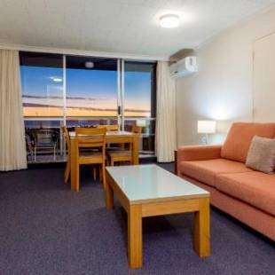 Фотографии апарт отеля
Highpoint International