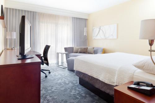 Фотография гостиницы Courtyard by Marriott Fort Lauderdale Plantation