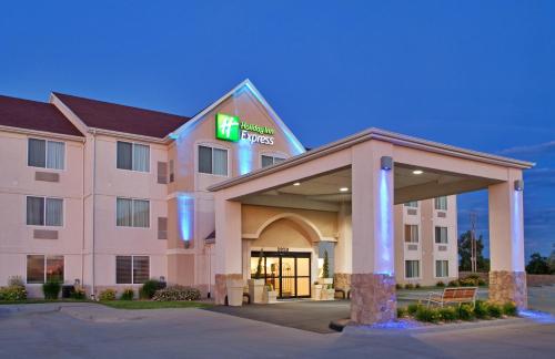 Фотография гостиницы Holiday Inn Express Hotel & Suites Maryville, an IHG Hotel