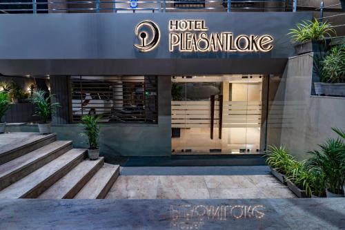 Фотография гостиницы Hotel Pleasant Lake