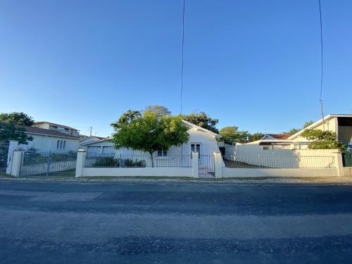 Фотография гостевого дома Maison de 2 chambres avec jardin clos a Soulac sur Mer a 1 km de la plage