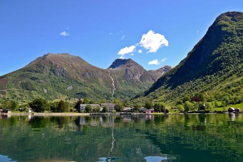 Фотография гостиницы Rosendal Fjordhotel