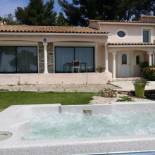 Фотография гостевого дома Appartement de 2 chambres avec vue sur la mer jacuzzy et jardin clos a La Cadiere d'Azur a 5 km de la plage
