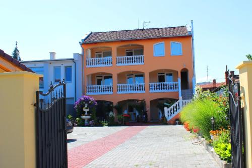 Фотографии гостевого дома
Studio Florida