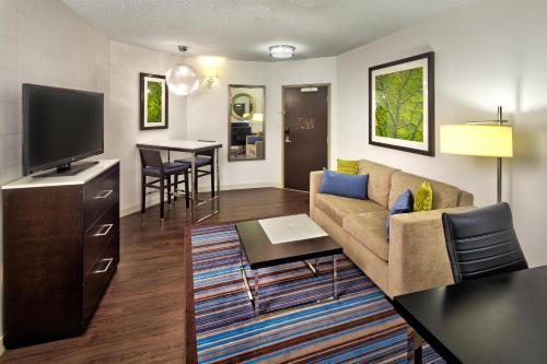 Фотография гостиницы The Hollis Halifax - a DoubleTree Suites by Hilton