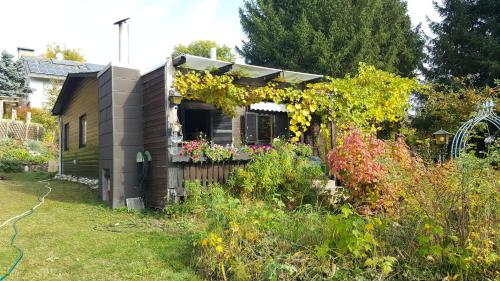 Фотография гостевого дома Maison De Vacances Avec Grand Jardin