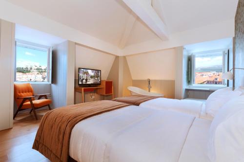 Фотография гостиницы Lisboa Carmo Hotel