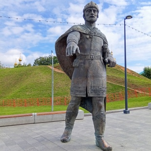 Фотография памятника Памятник Юрию Долгорукому