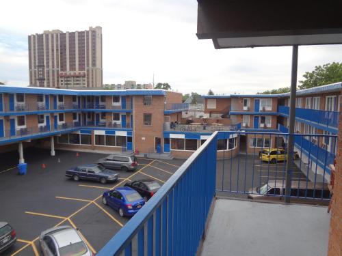 Фотография гостиницы Empress Inn and Suites by the Falls