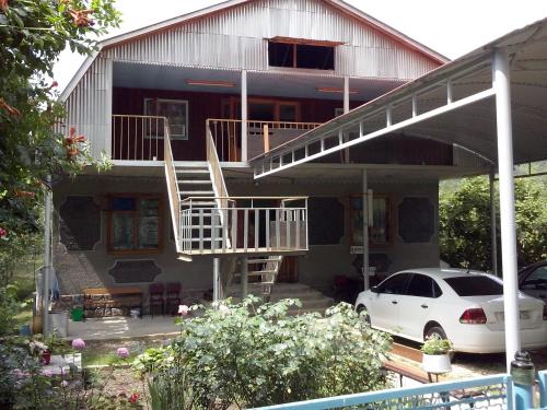 Фотография гостевого дома Домик в шубе